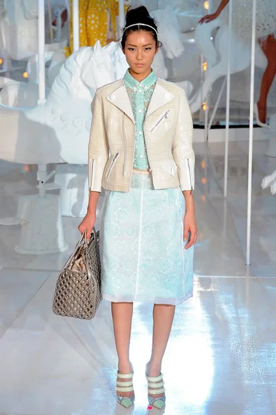 Look 32